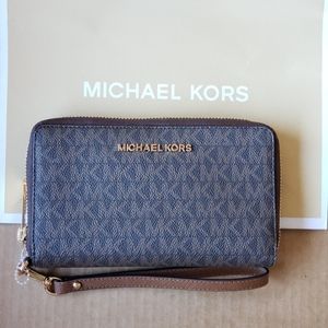 Michael Kors Jet Set Phone Wallet